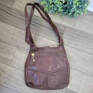 FOSSIL VINTAGE BROWN LEATHER CROSSBODY BAG WITH KEY ACCENT